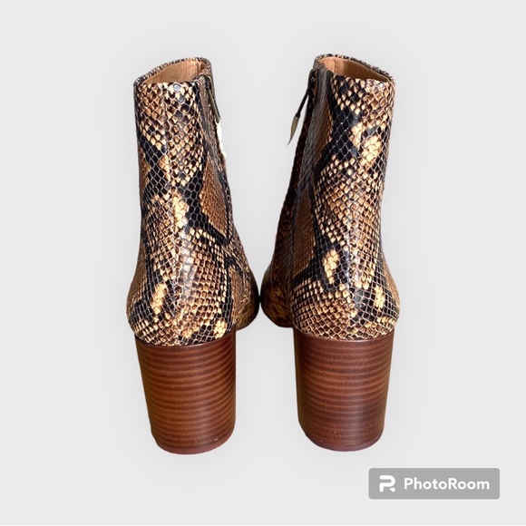 ❌SOLD❌The Fiona Boot in Snake Embossed Leather - Picture 7 of 14